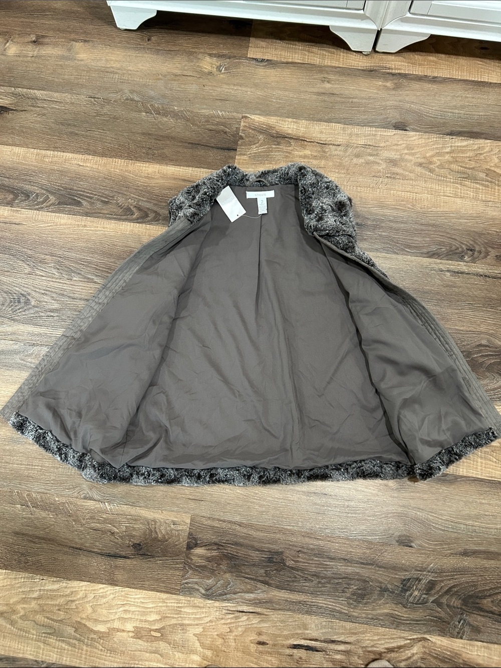 Chicos faux fur vest gray/tan NWT size 2 - Picture 5 of 9